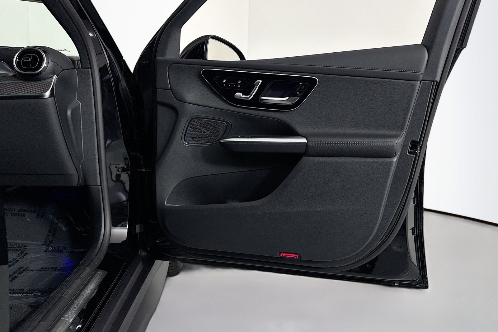 New 2026 Black Mercedes-Benz GLC 300 SUV image 23