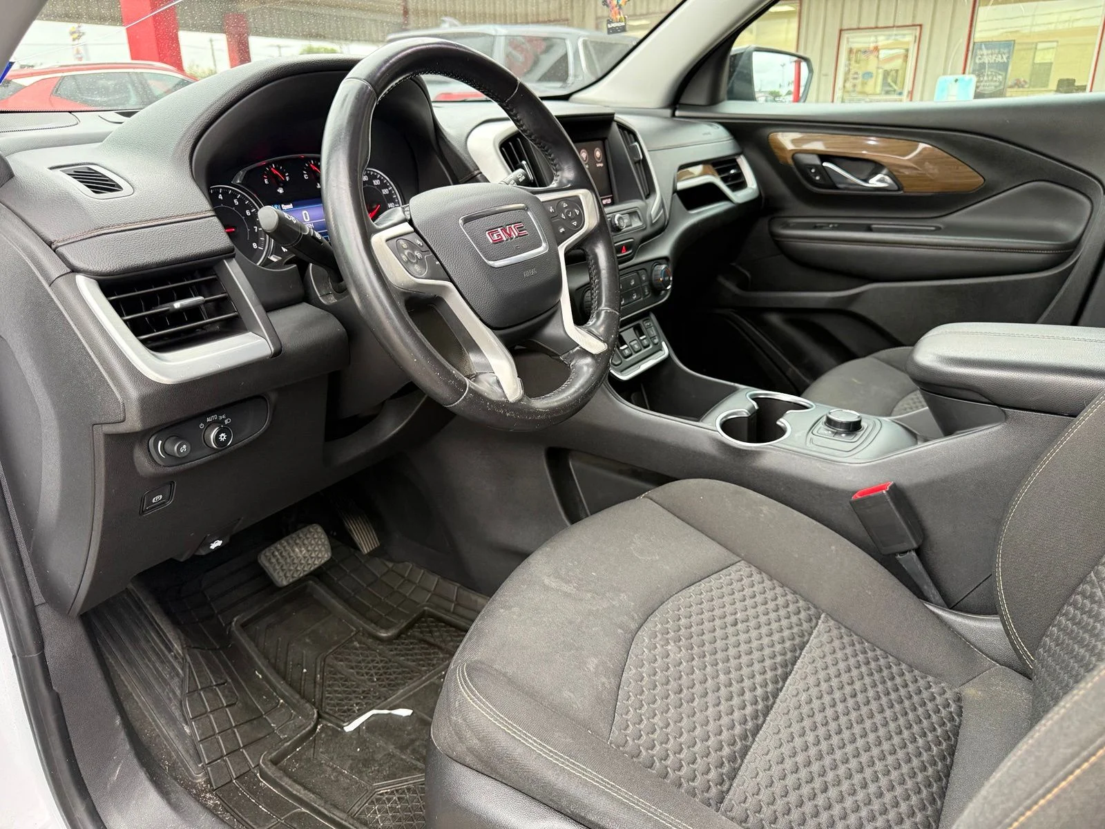 Used 2020 White GMC SLE image 11