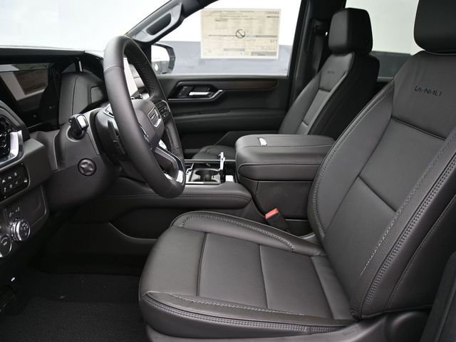 2026 GMC Yukon Denali - Photo 10