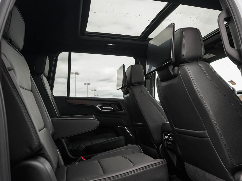2026 GMC Yukon XL Denali - Photo 14