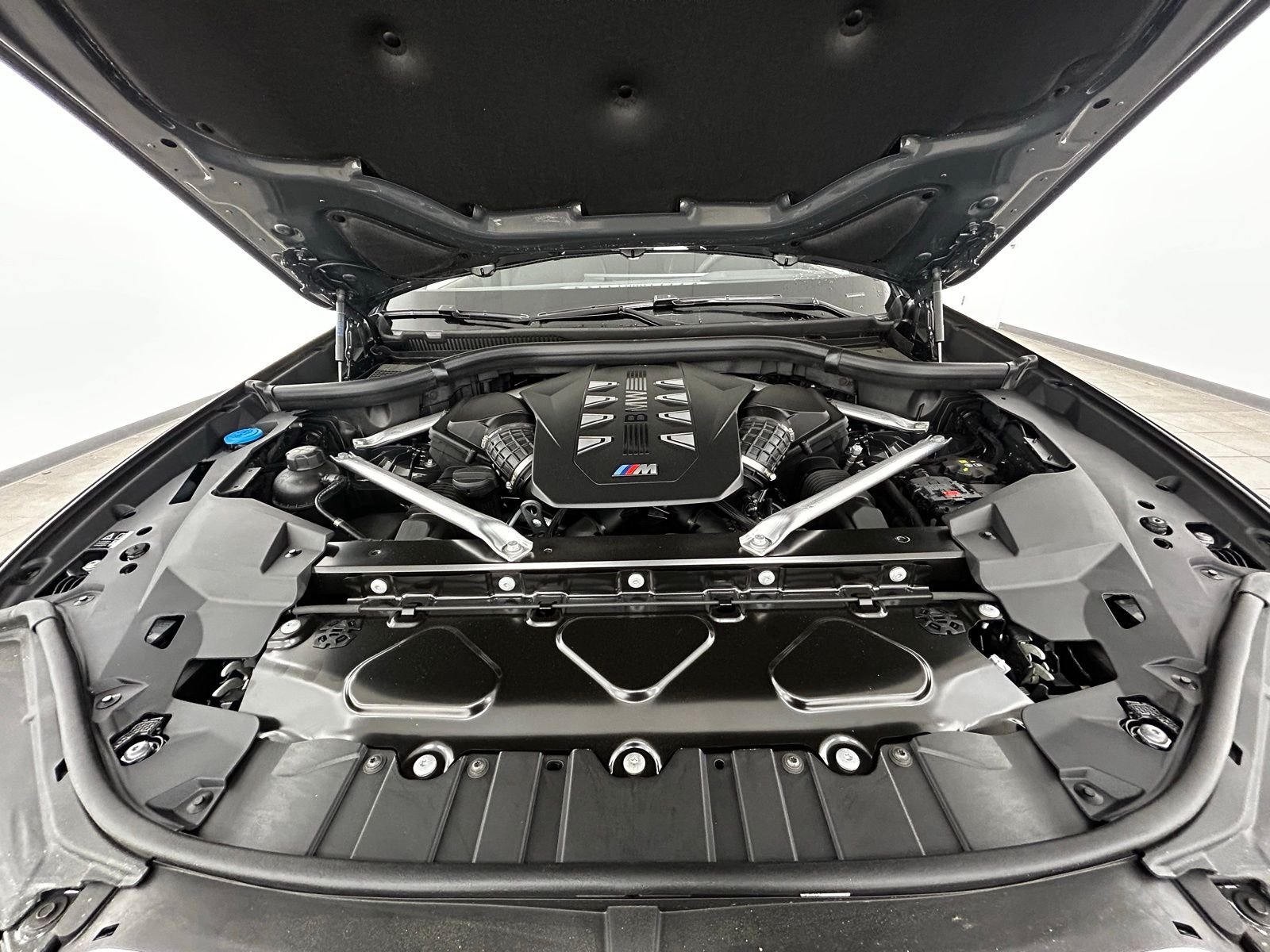 New 2026 Dravit Grey Metallic BMW M60i image 44