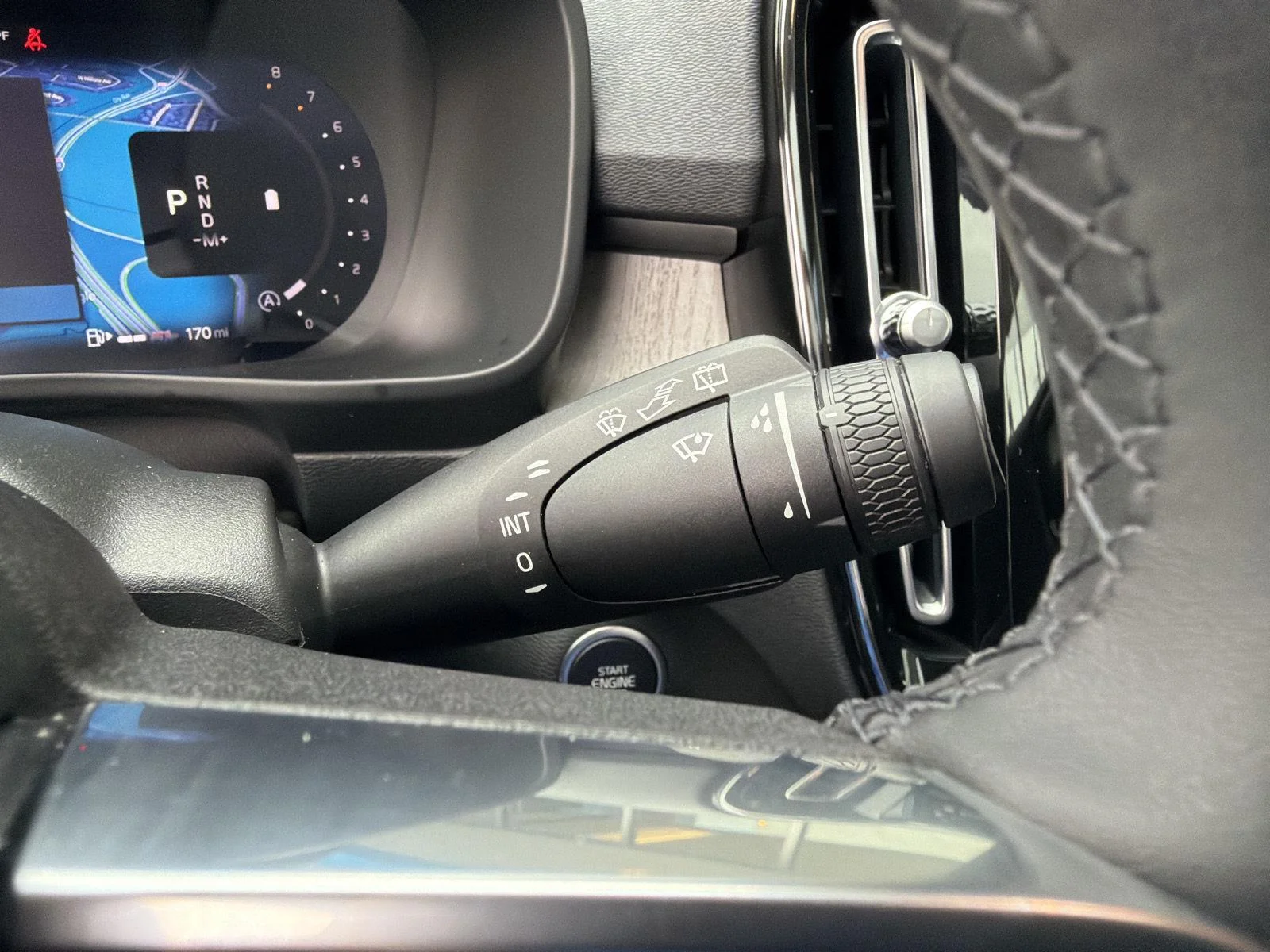 Used 2024 Vapor Grey Metallic Volvo Ultimate Bright Theme image 20
