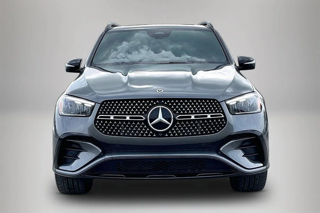 Used 2025 Gray Mercedes-Benz GLE 450 image 3
