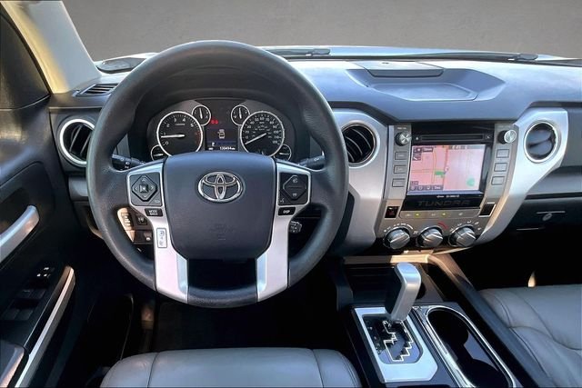 Used 2014 Silver Toyota SR5 image 3