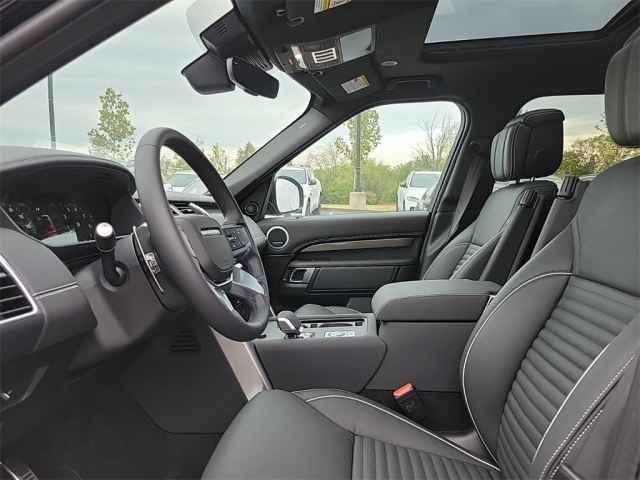 New 2024 Santorini Black Land Rover Metropolitan Edition image 10