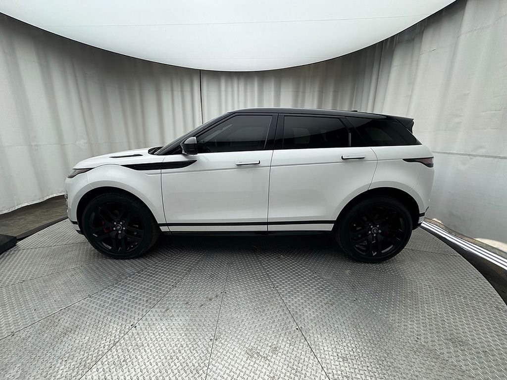 Used 2023 Fuji White Land Rover R-Dynamic SE image 2