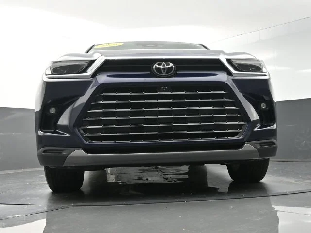 Used 2026  Toyota Limited image 54