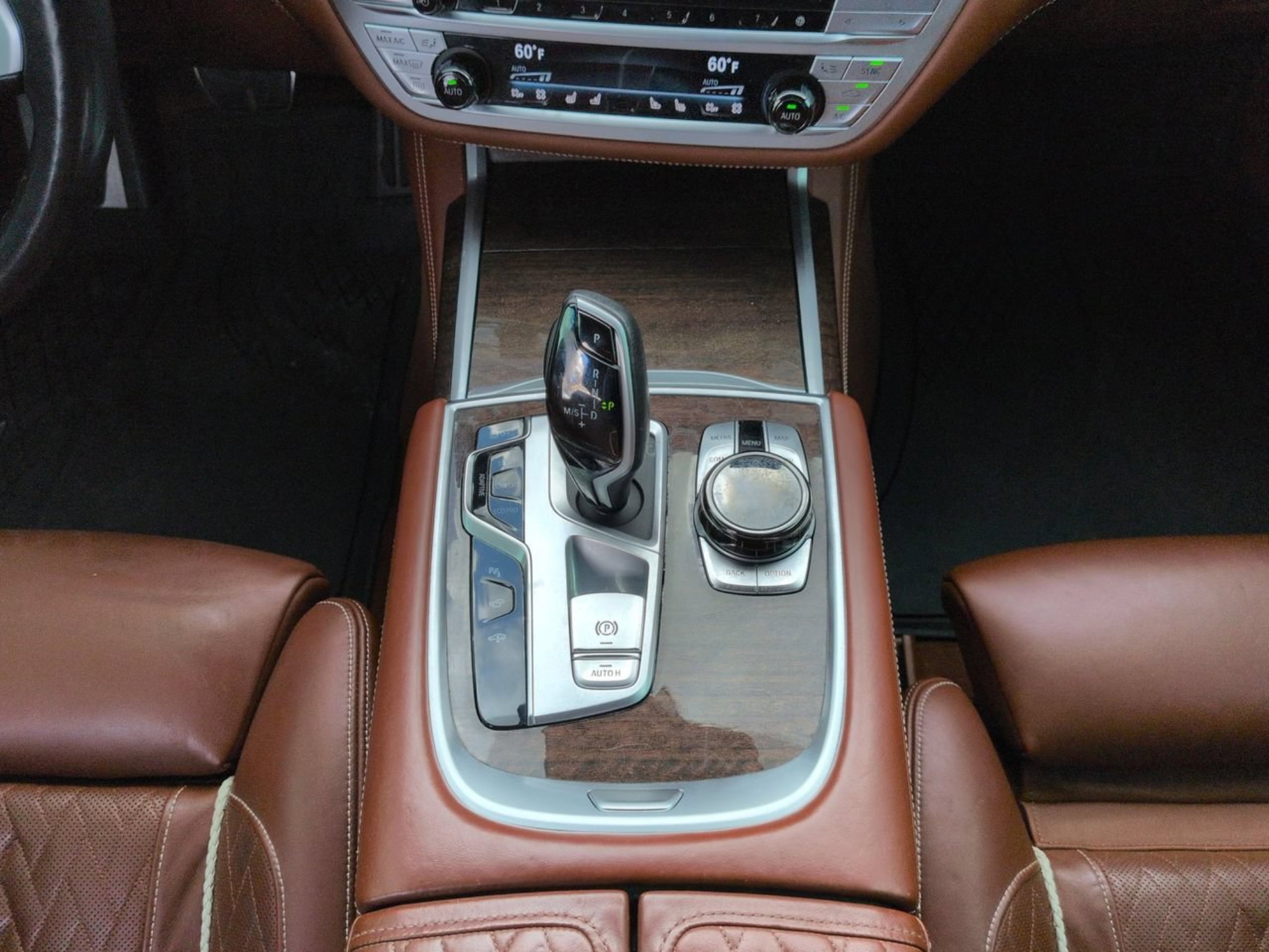Used 2021 Black Sapphire Metallic BMW 750i xDrive image 17