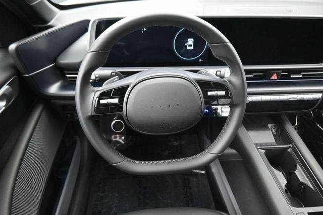 New 2025 White Hyundai SEL image 13