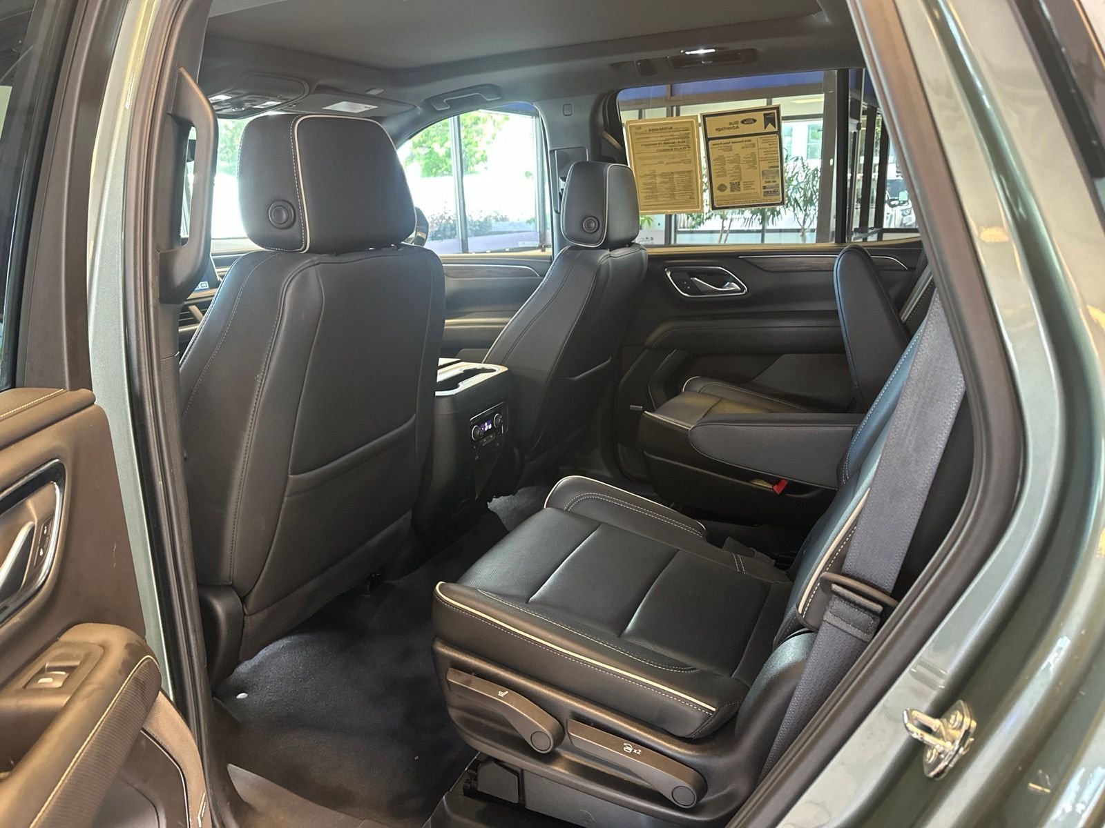 Used 2024  Chevrolet Premier image 7