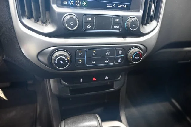 Used 2019 SHADOW GRAY METALLIC Chevrolet 2WD LT image 19