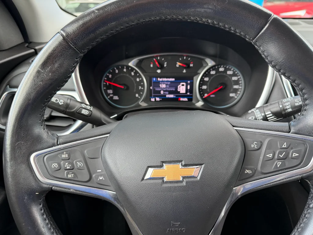 Used 2022 Silver Ice Metallic Chevrolet LT image 9