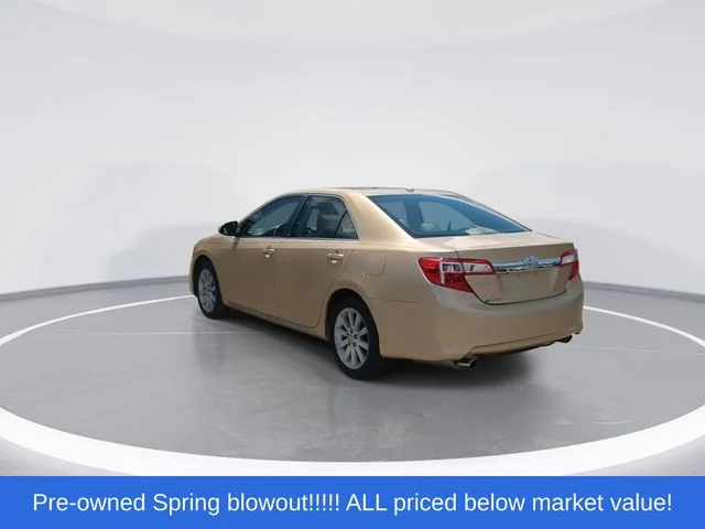Used 2012 Beige Toyota XLE image 6