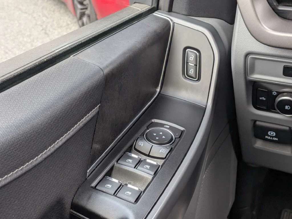 Certified Used 2025 Oxford White Ford XLT image 20
