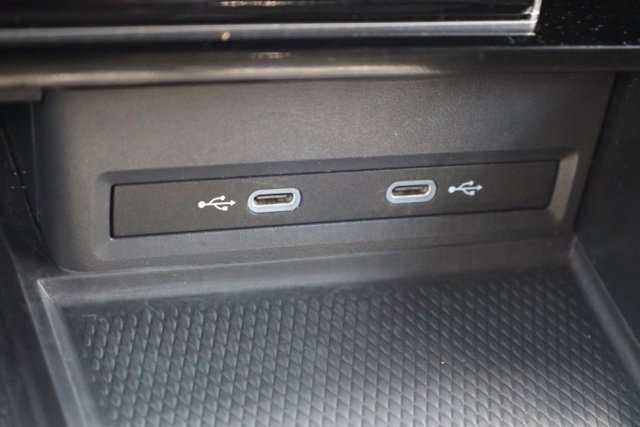 Used 2024  Volkswagen 2.0T SE w/Technology image 26