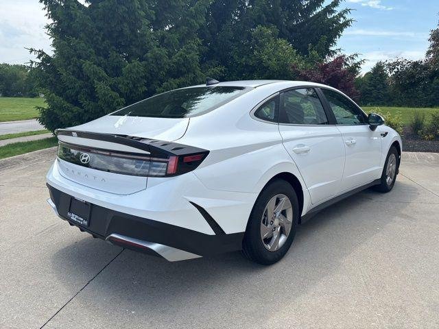 New 2026 Serenity White Hyundai SE image 38