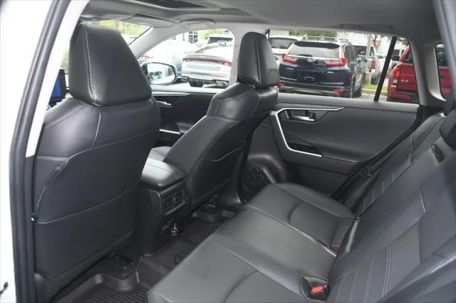 Certified Used 2024 WIND CHILL PEARL Toyota  image 17