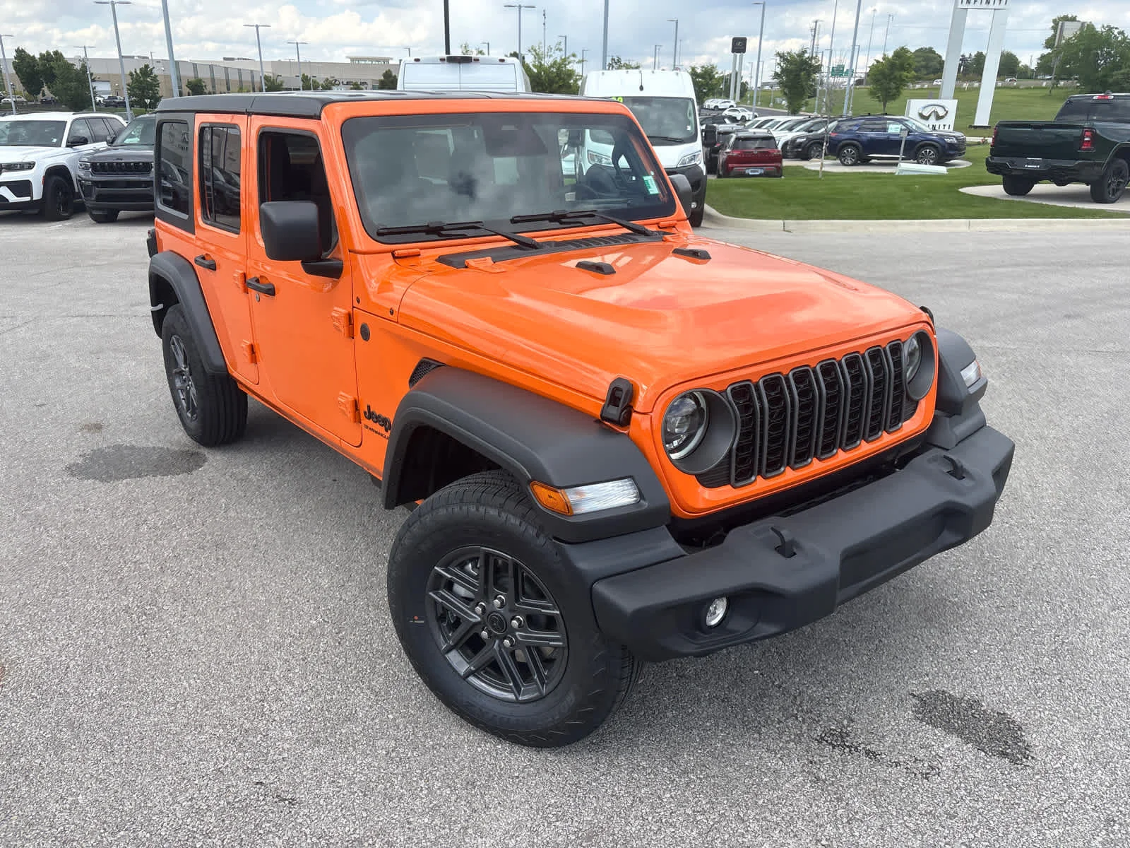 New 2026 Joose Jeep Sport S image 2