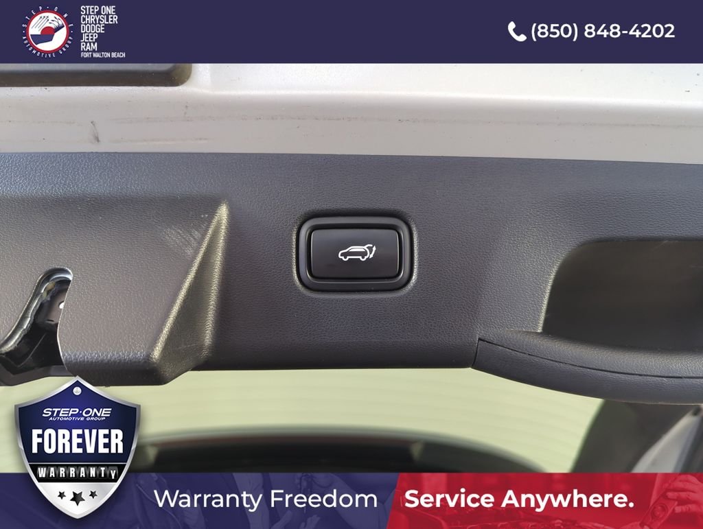 Used 2024 Silver Hyundai SEL image 29