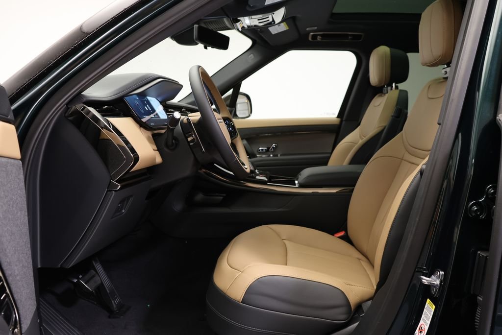 New 2026 British Racing Green Land Rover Dynamic SE image 29