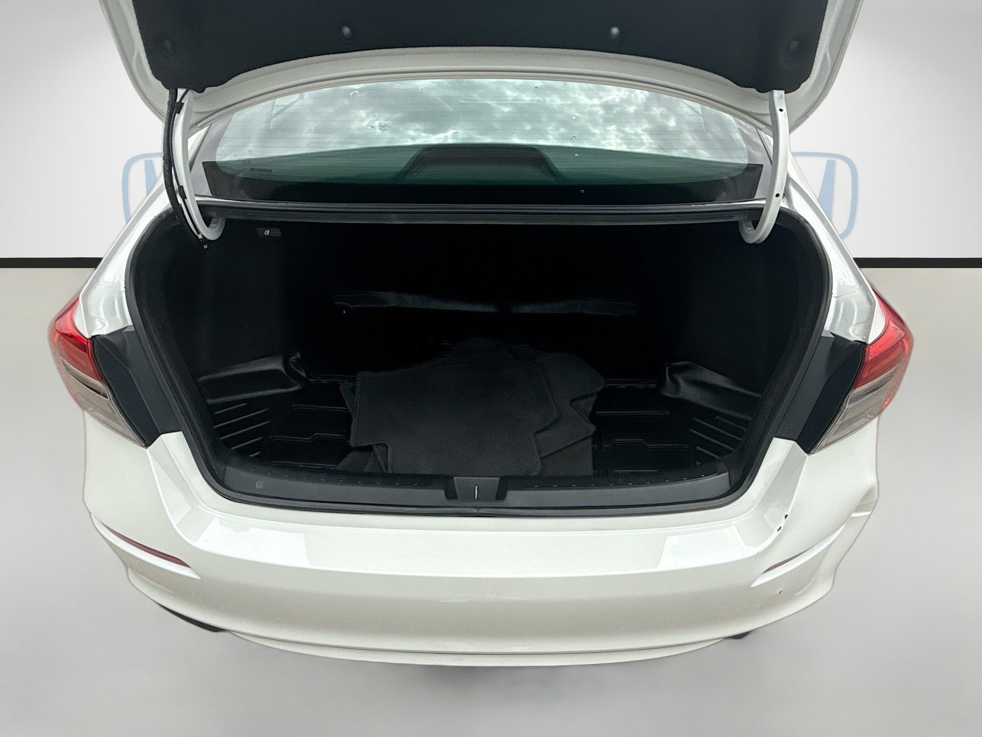 Used 2024 Platinum White Pearl Honda Sport image 24