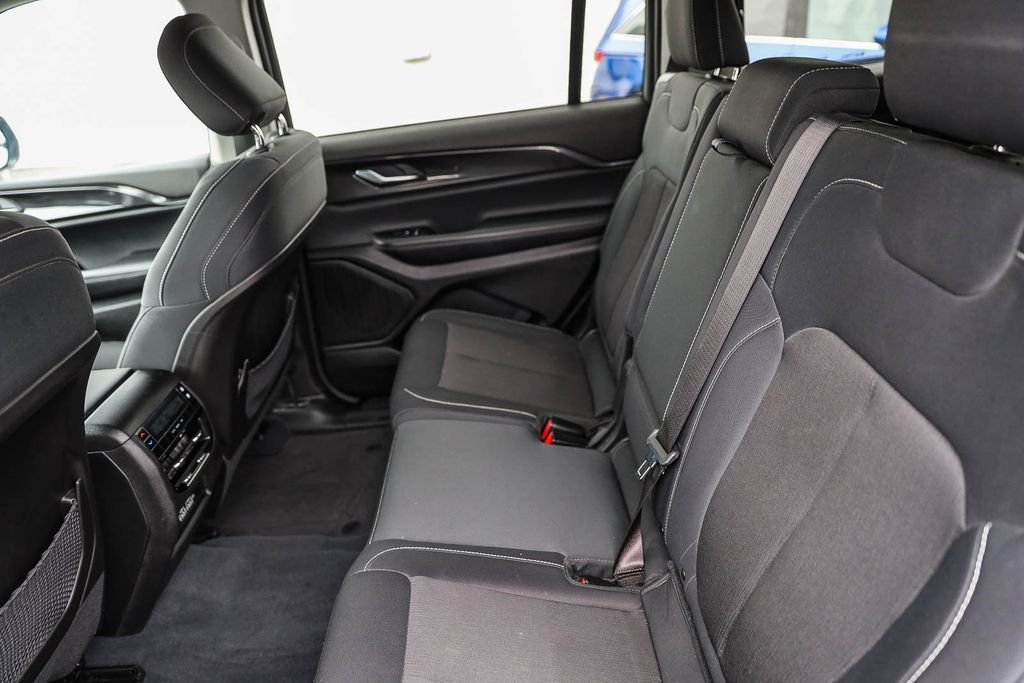 2023 Jeep Grand Cherokee L Laredo - Photo 16