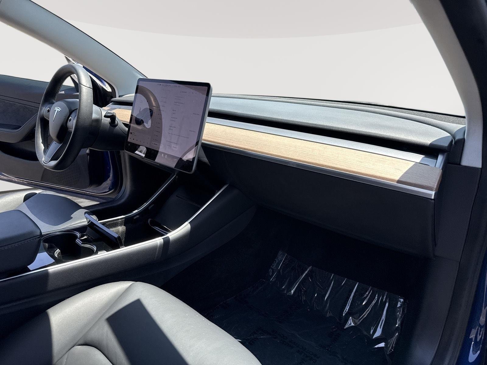 Used 2020 Deep Blue Metallic Tesla Long Range image 29
