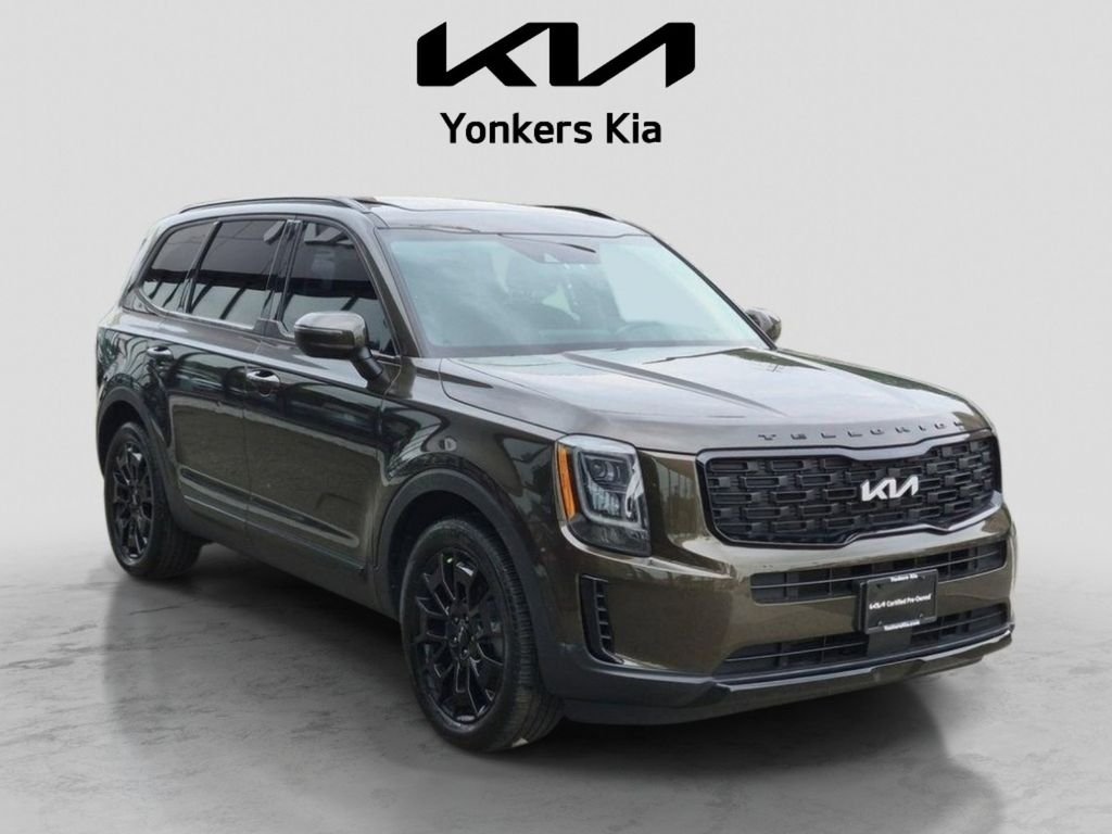 Certified Used 2022 Green Kia EX image 4