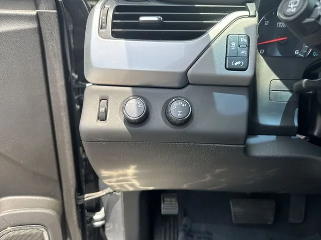 Used 2020 Gray Chevrolet LT image 27