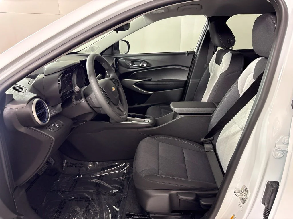 2026 Chevrolet Trax LS - Photo 28