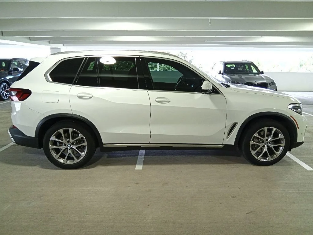 Used 2022 Alpine White BMW xDrive40i image 4
