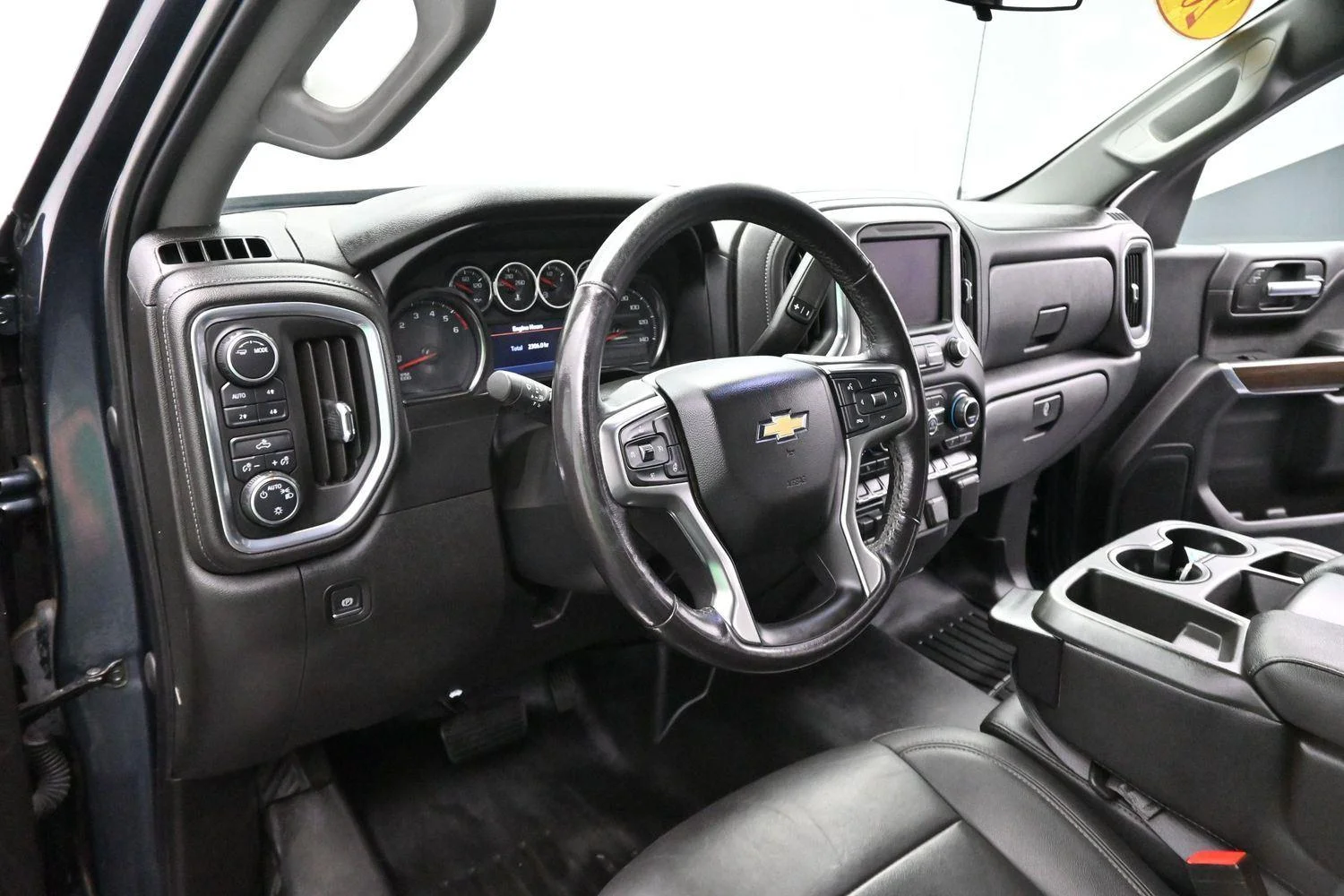 Used 2021 Shadow Gray Metallic Chevrolet LT image 15