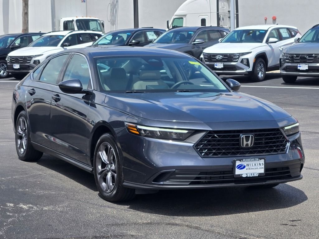 Used 2023 Meteorite Gray Metallic Honda EX image 4