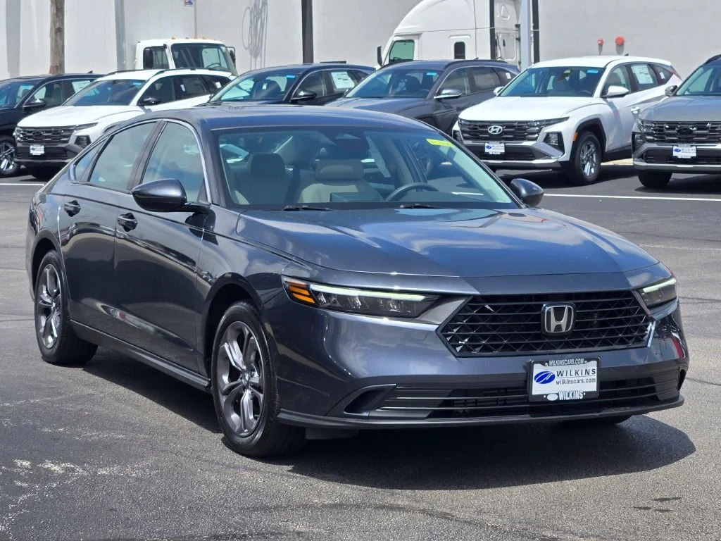 Used 2023  Honda EX image 4