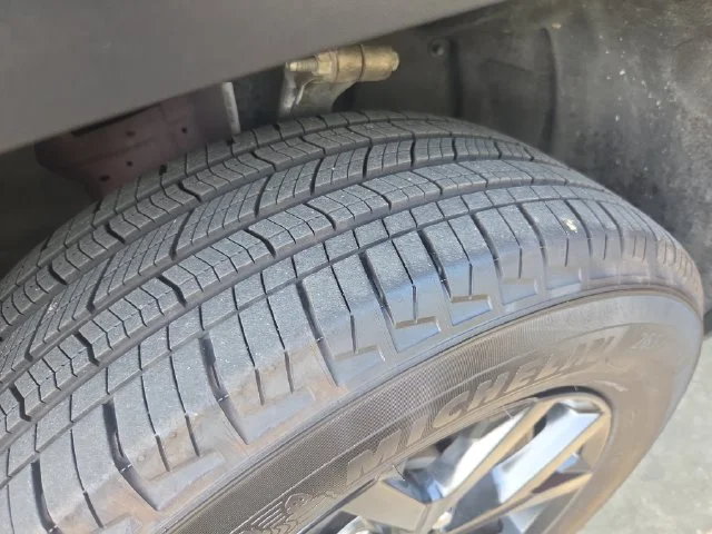 Used 2025 Red Jeep Altitude X image 31