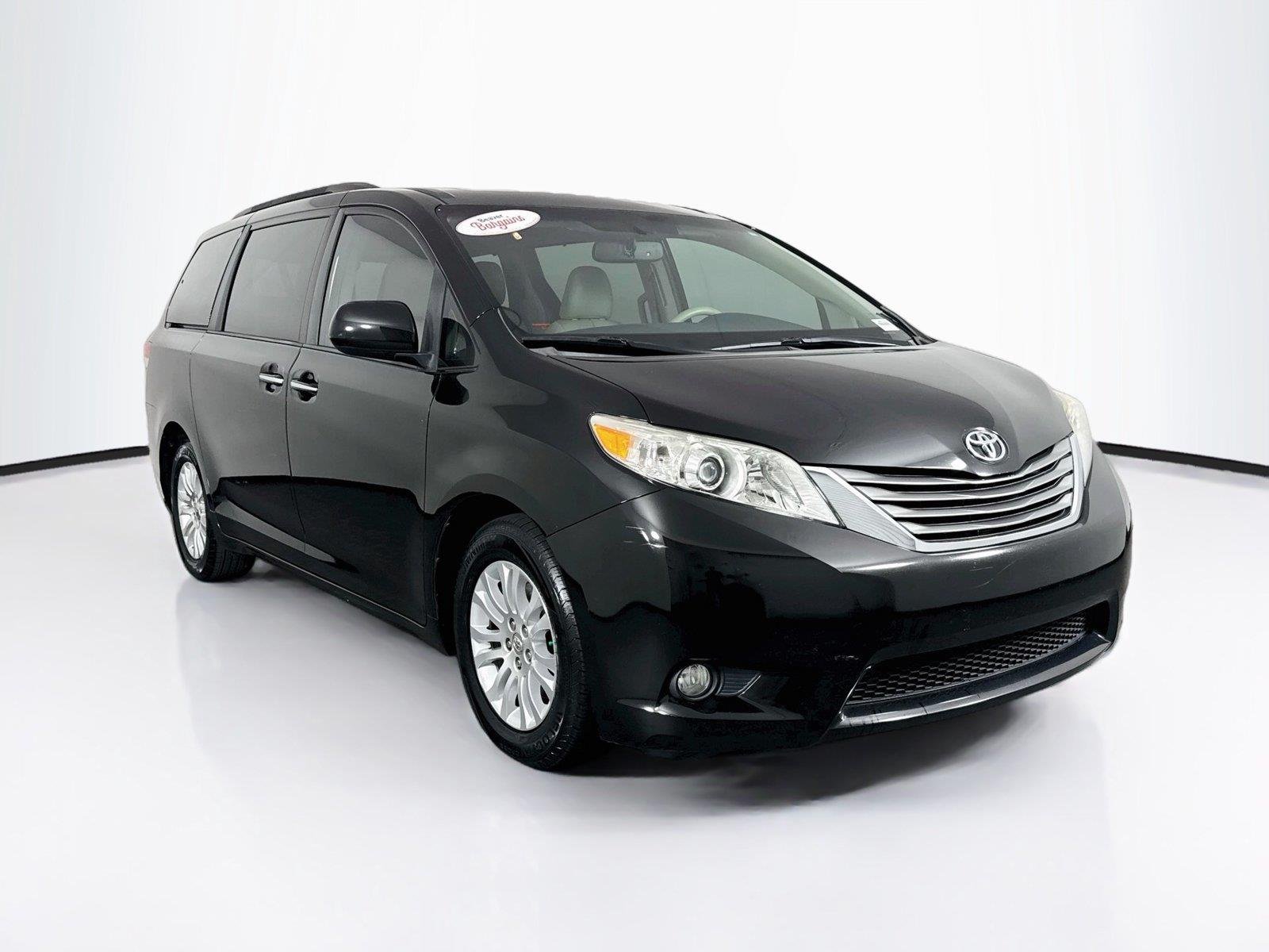 Used 2013 Black Toyota XLE image 10