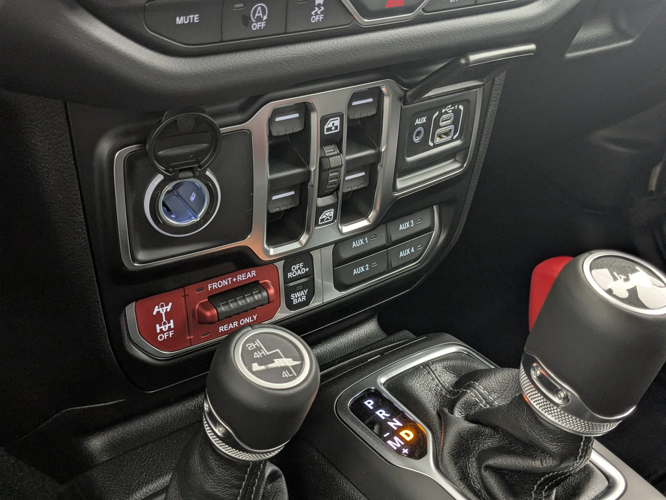 New 2026 Dark blue Jeep Rubicon - - 4x4 - 8-Spd Auto - Nappa Leather Seats - Black Freedom Top - Convenience Grp & More! image 19