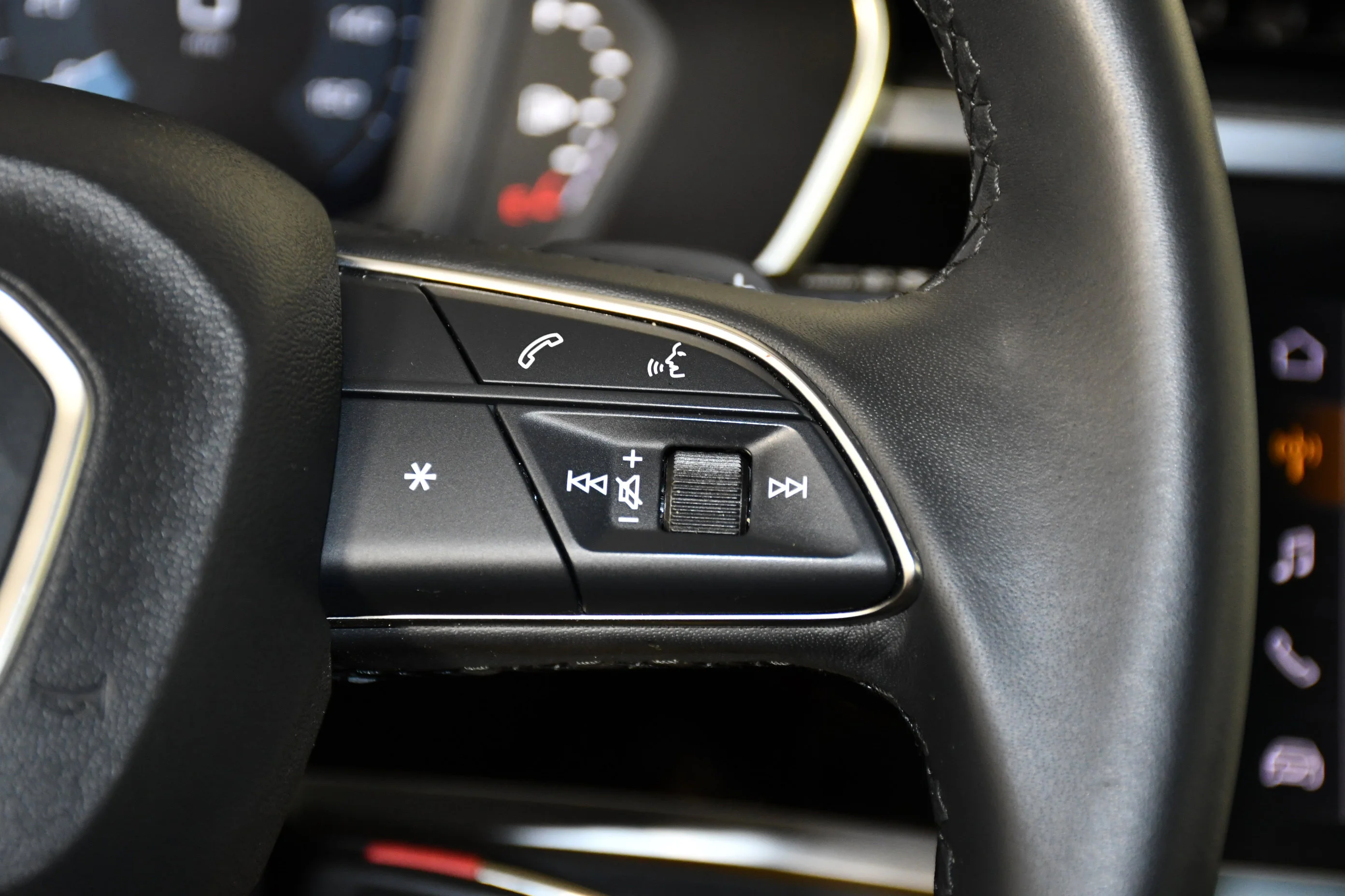 Used 2025 Red Audi S line Premium image 21