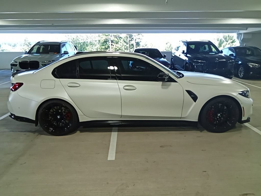 Used 2025 Frozen Brilliant White Metallic BMW  image 4