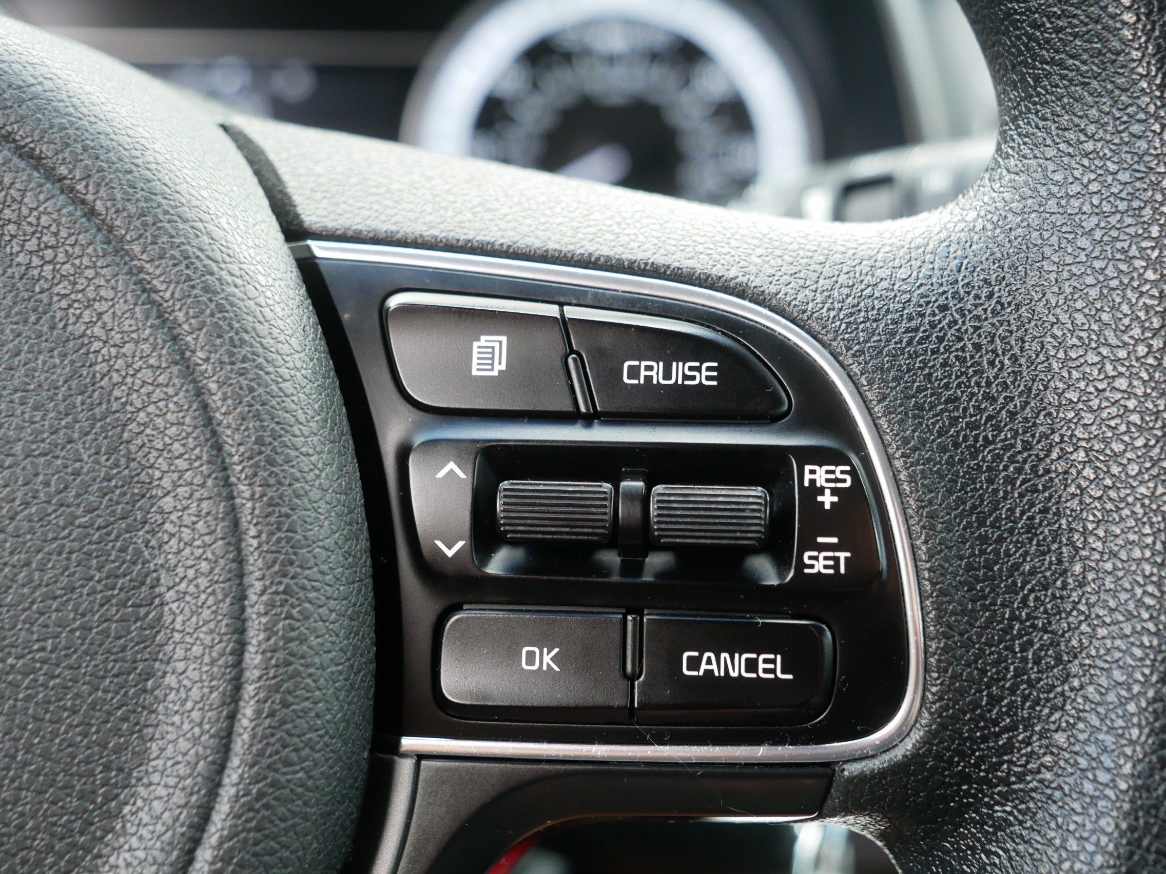 Used 2018 Aurora Black Pearl Kia FE image 29