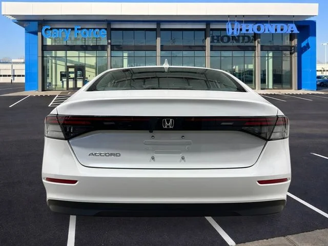 New 2026 Platinum White Pearl Honda LX image 4