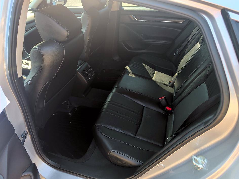 Used 2022 Silver Honda EX-L image 9