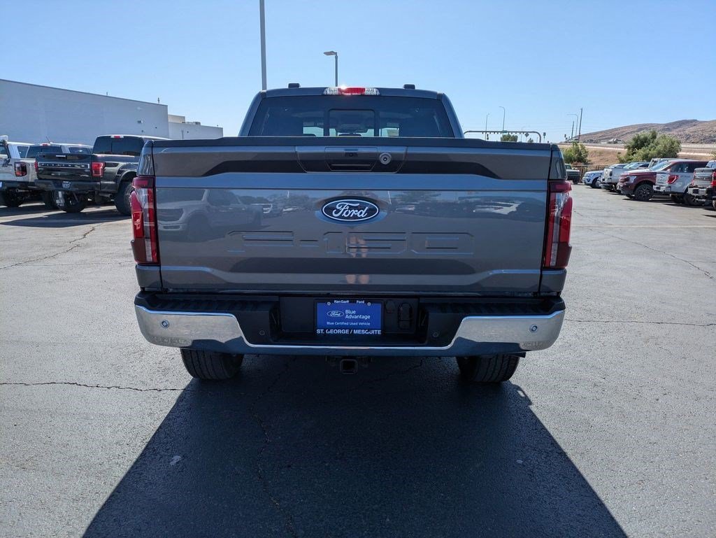 Used 2025 Gray Metallic Ford LARIAT image 4