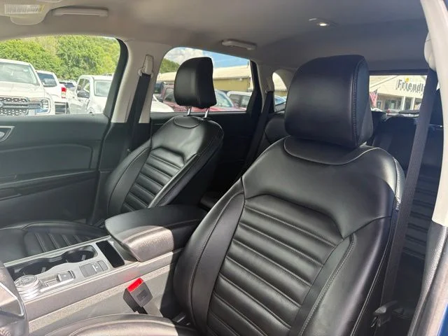Used 2024 Atlas Blue Metallic Ford SEL image 19