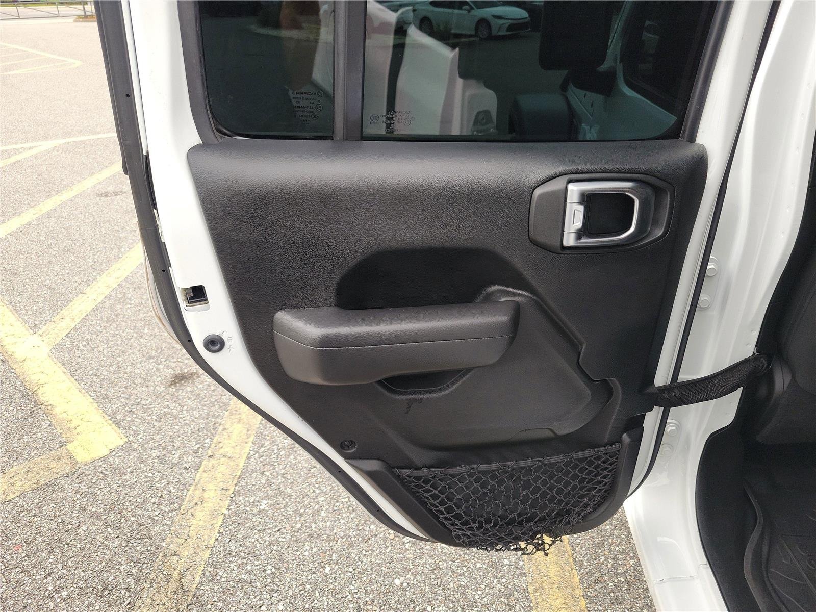 Used 2020 Bright White Clearcoat Jeep Sport S image 28