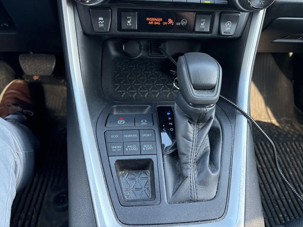 Used 2022 Black Toyota XLE image 21