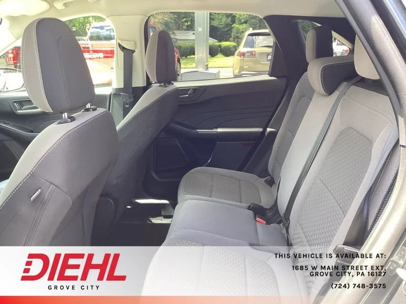 Used 2022 Blue Ford SE image 19