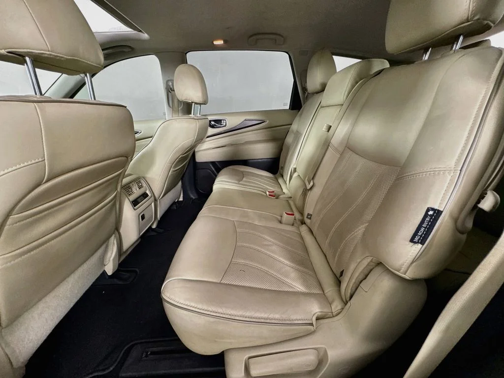 Used 2019 Majestic White INFINITI LUXE image 32