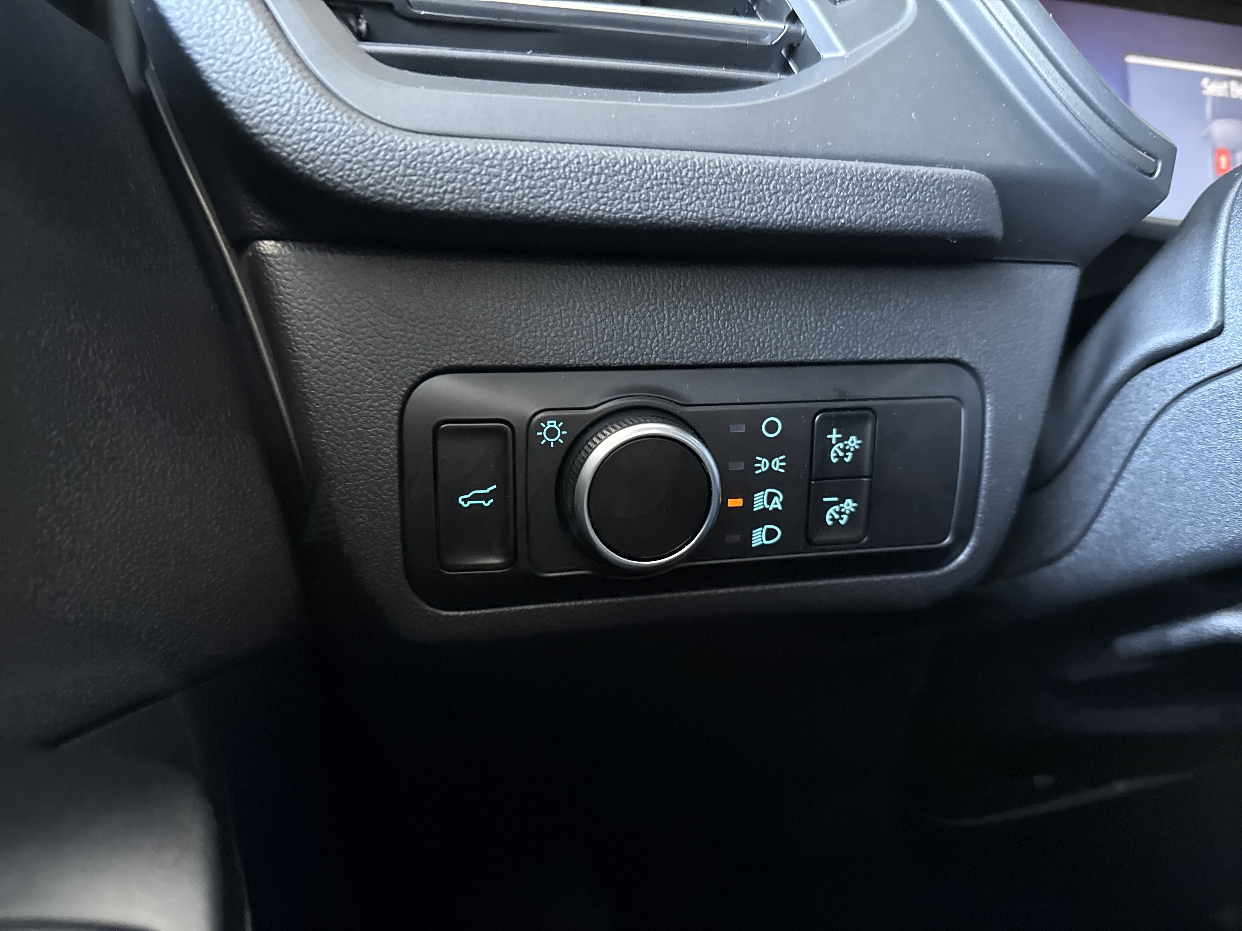 New 2026 Oxford White Ford Active® image 21
