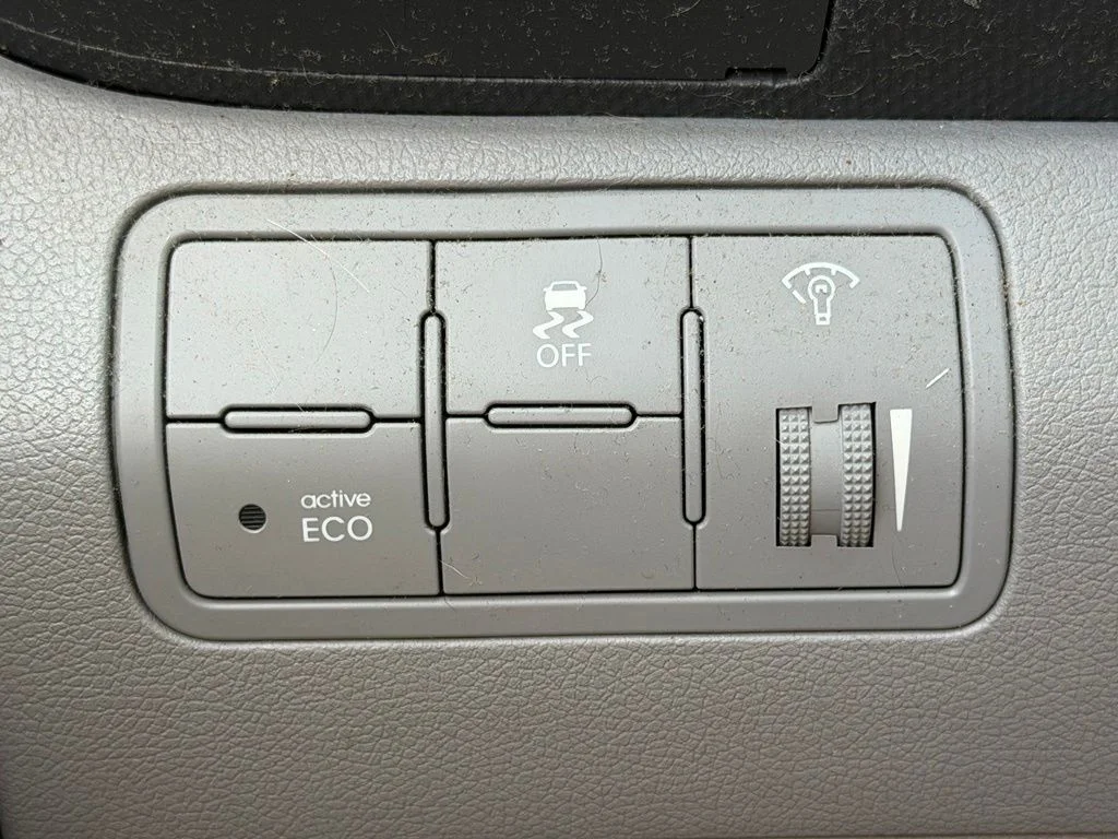 Used 2017 Gray Hyundai SE image 25